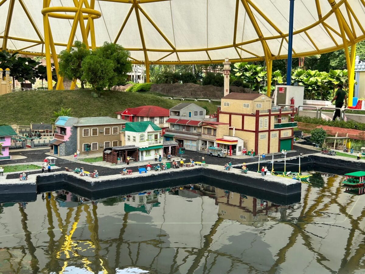 From Singapore to Legoland Malaysia with kids by coach